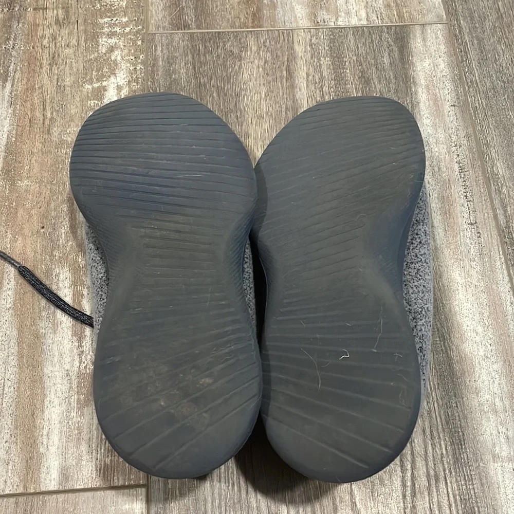 Allbirds Gray Wool Sneakers 8 - Picture 6 of 7